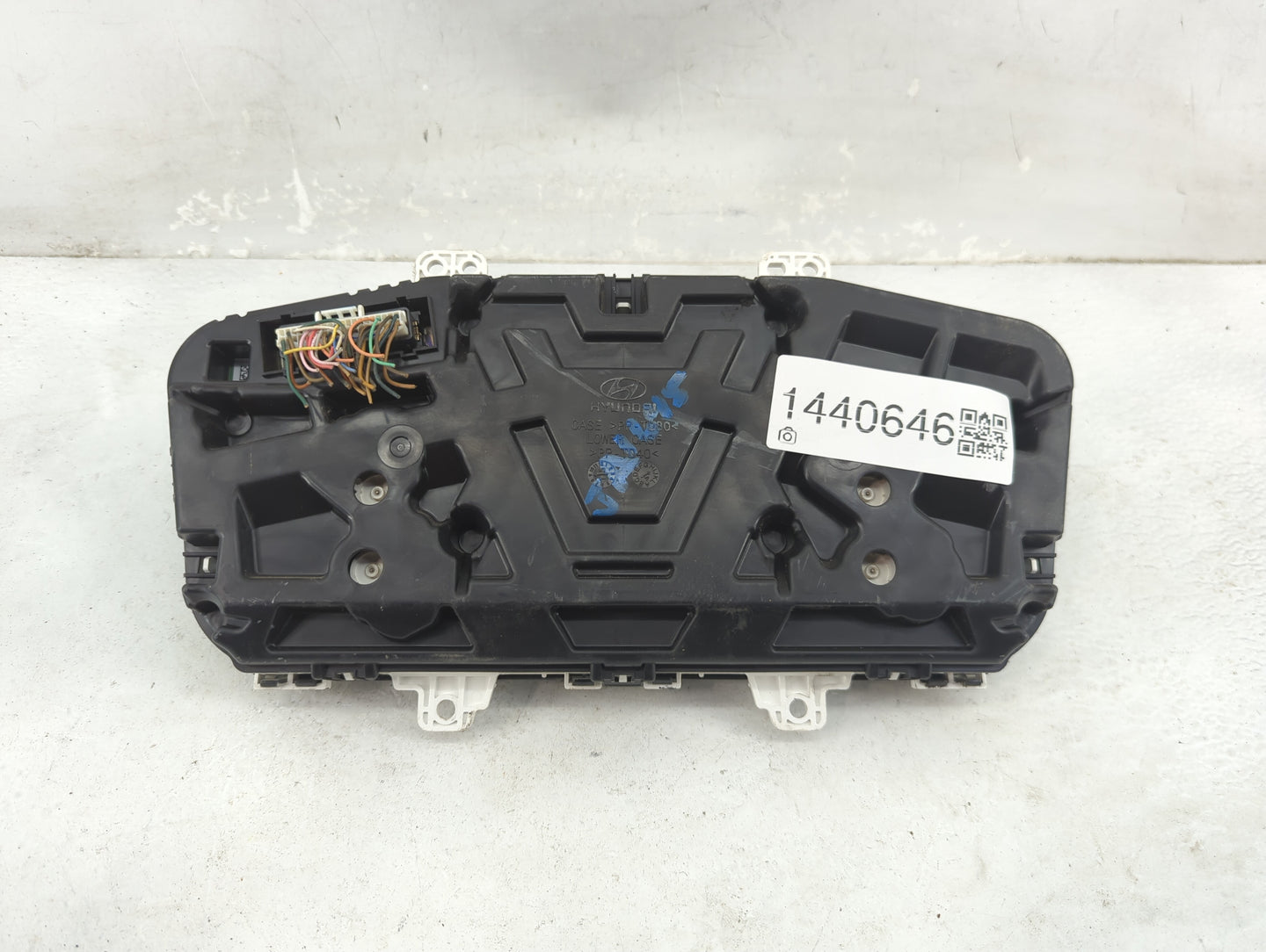 2016-2017 Hyundai Sonata Instrument Cluster Speedometer Gauges P/N:94001-C2200 Fits Fits 2016 2017 OEM Used Auto Parts - Oem