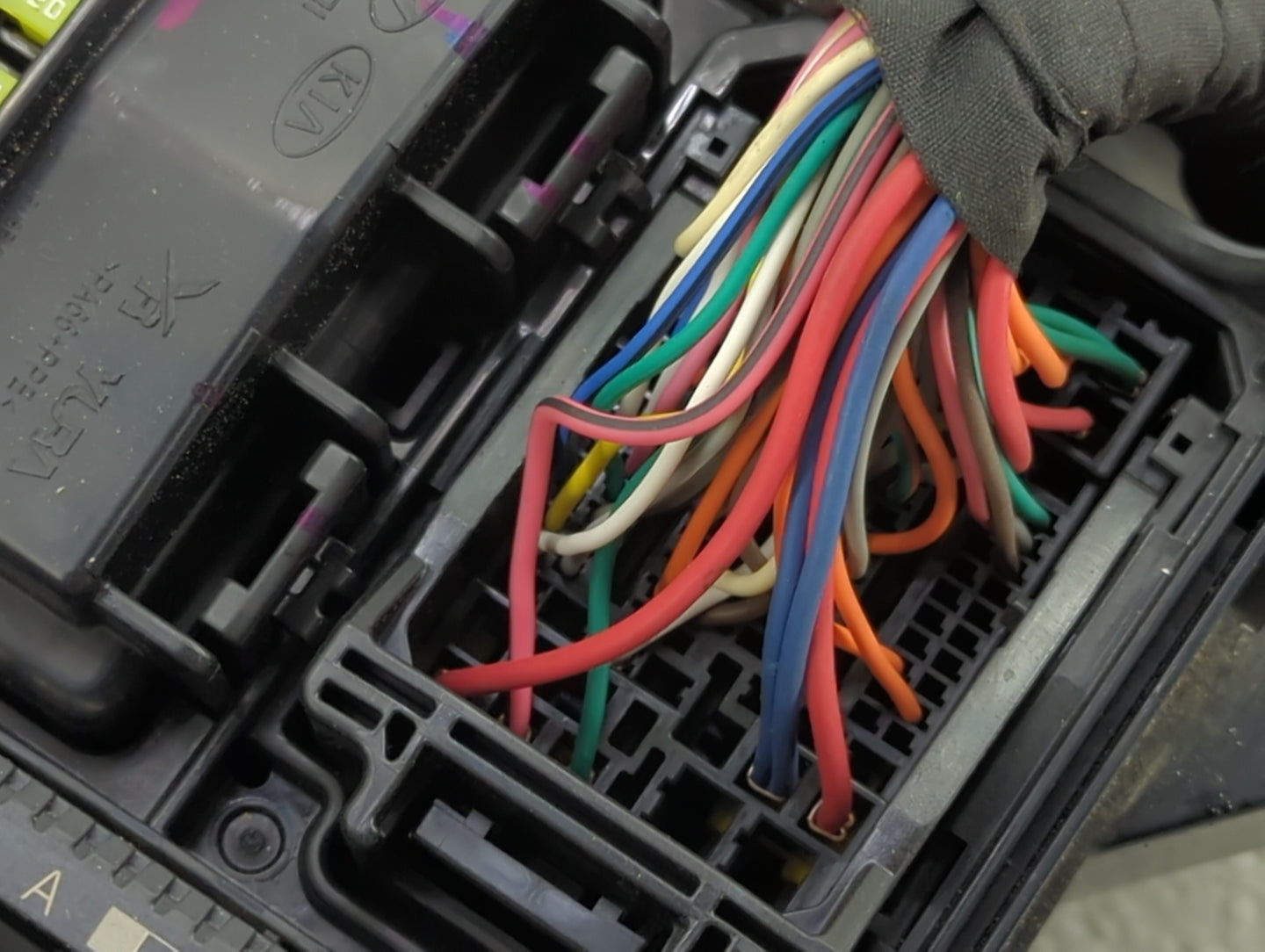 2016-2017 Hyundai Sonata Fusebox Fuse Box Panel Relay Module P/N:91950-C1820 18980-09100, 18980-09200 Fits Fits 2016 2017 OE