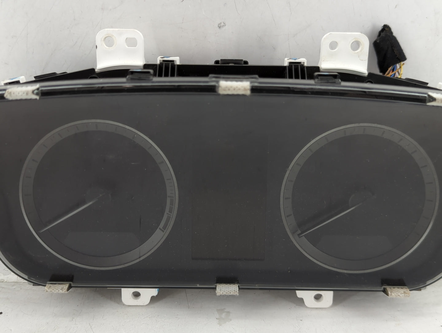 2016-2017 Hyundai Sonata Instrument Cluster Speedometer Gauges P/N:94011-C2200 Miles: Fits Fits 2016 2017 OEM Used Auto Part
