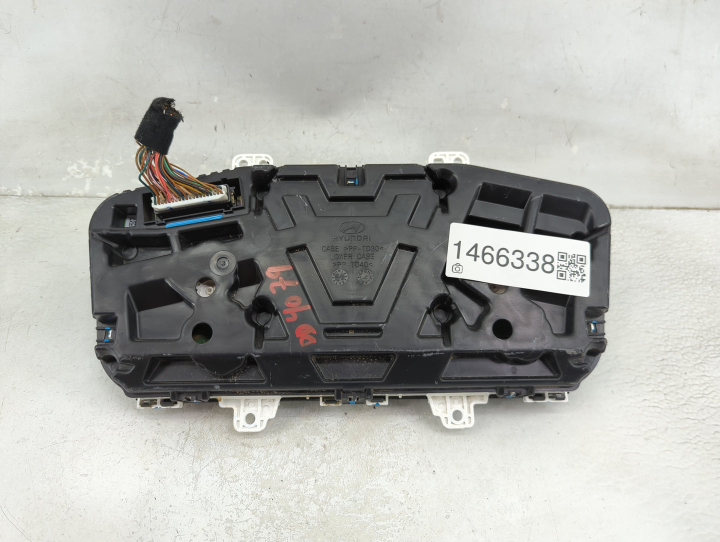2016-2017 Hyundai Sonata Instrument Cluster Speedometer Gauges P/N:94011-C2200 Miles: Fits Fits 2016 2017 OEM Used Auto Part