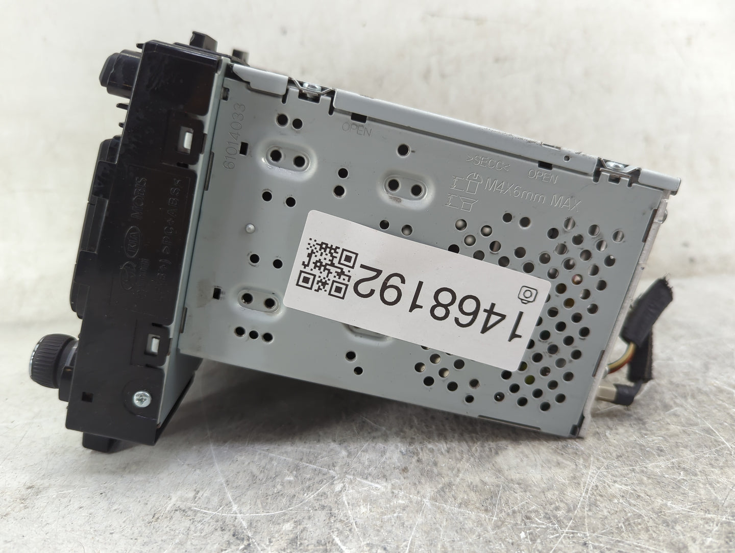 2015-2017 Hyundai Sonata Radio AM FM Cd Player Receiver Replacement P/N:96180-C20004X AC1B1C2AN Fits Fits 2015 2016 2017 OEM