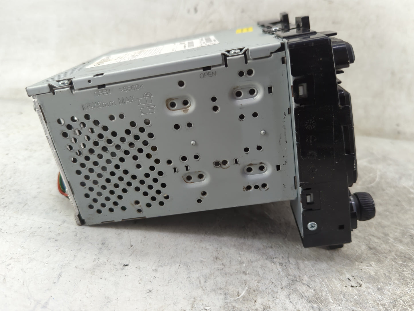 2015-2017 Hyundai Sonata Radio AM FM Cd Player Receiver Replacement P/N:96180-C20004X AC1B1C2AN Fits Fits 2015 2016 2017 OEM