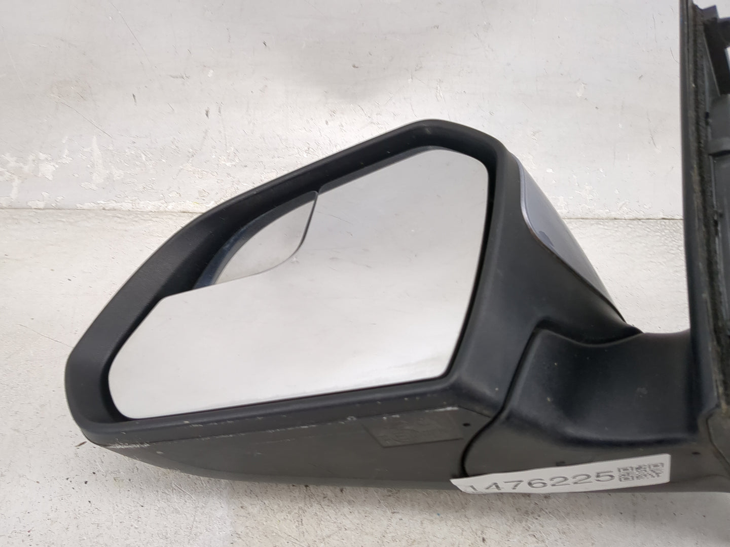 2016 Hyundai Sonata Driver Side View Mirror - Left Door Mirror OEM Used - Oemusedautoparts1.com