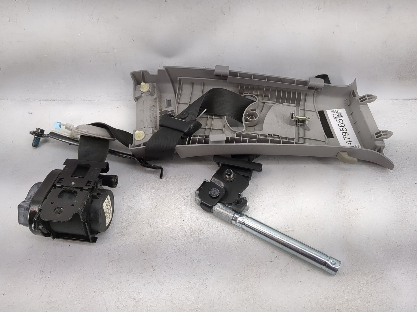 2015-2017 Hyundai Sonata Driver Left Seat Belt Front Retractor - Oemusedautoparts1.com