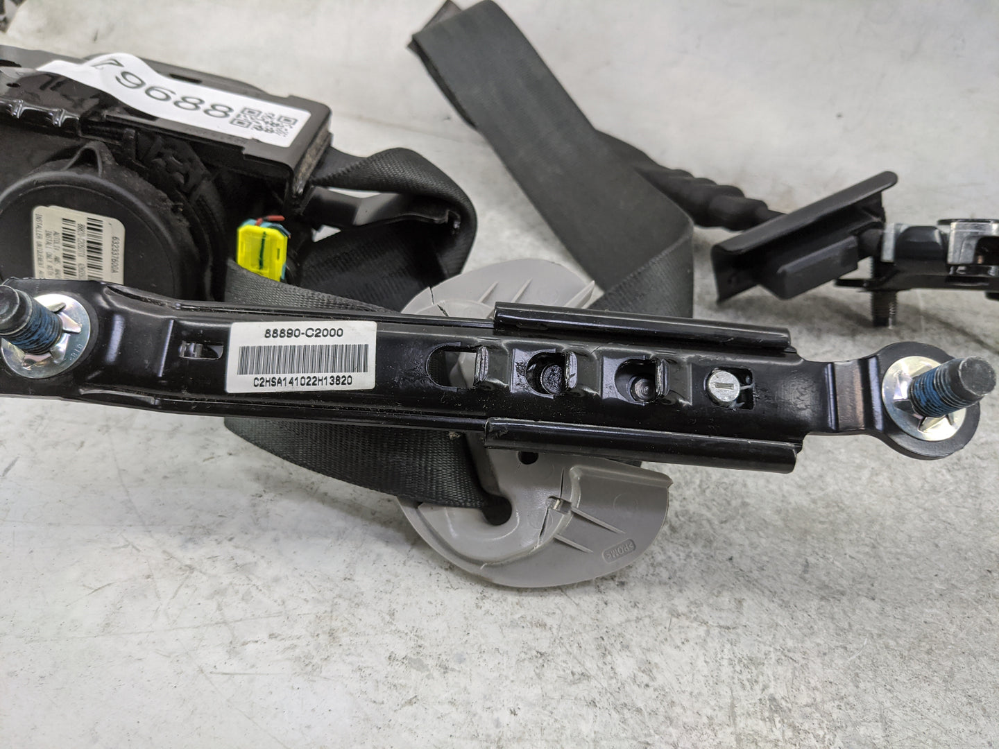 2015-2017 Hyundai Sonata Passenger Right Seat Belt Front Retractor - Oemusedautoparts1.com