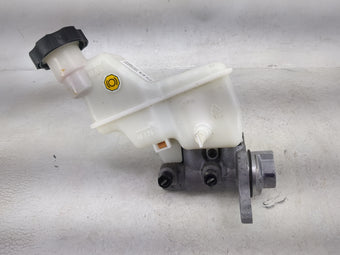compare product 2015-2019 Hyundai Sonata Brake Master Cylinder 1490958