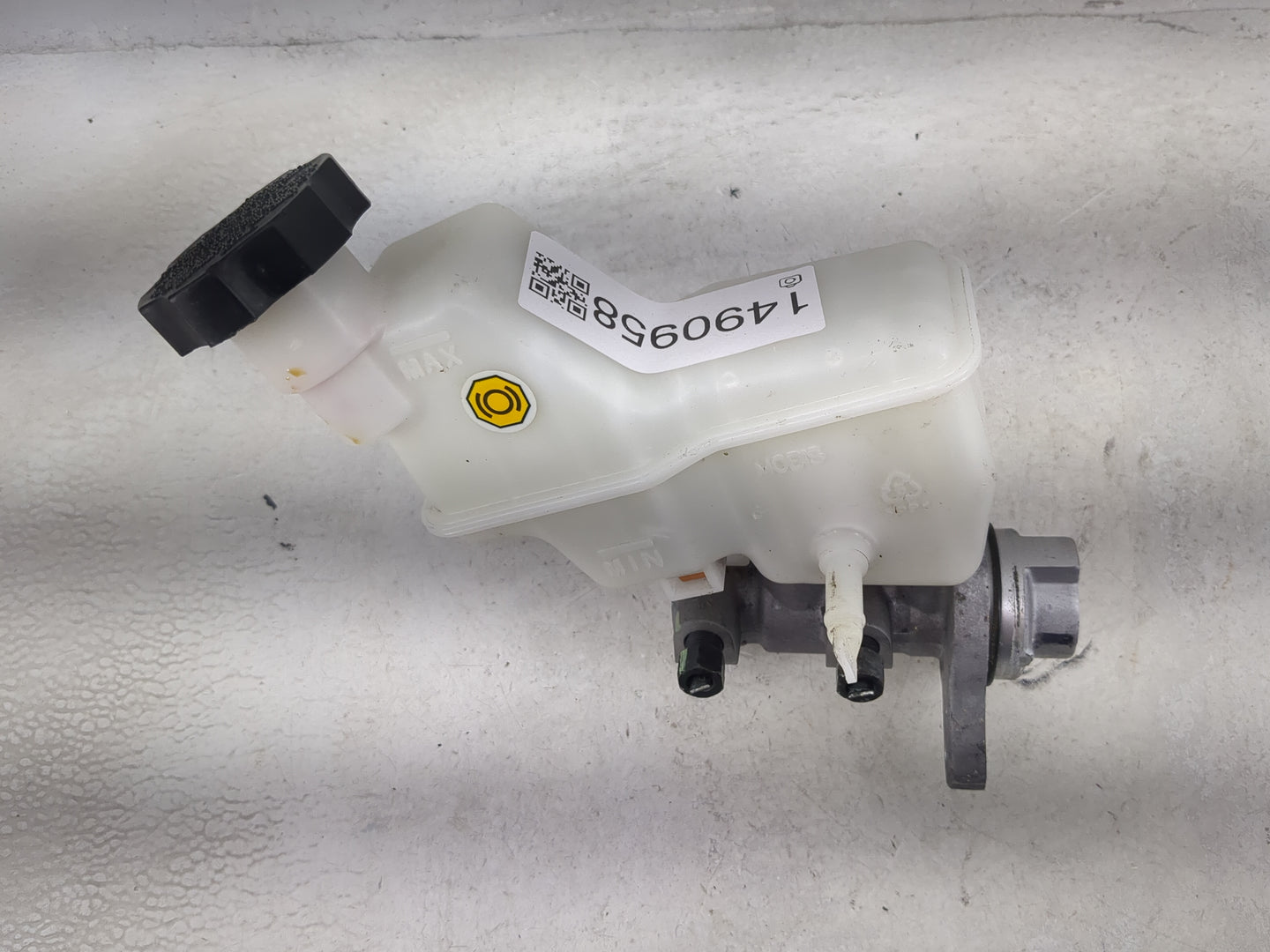 2015-2019 Hyundai Sonata Brake Master Cylinder 1490958 - Oemusedautoparts1.com