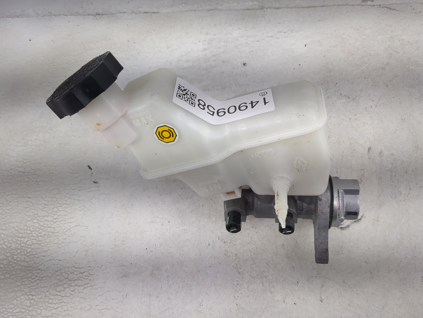 2015-2019 Hyundai Sonata Brake Master Cylinder 1490958 - Oemusedautoparts1.com