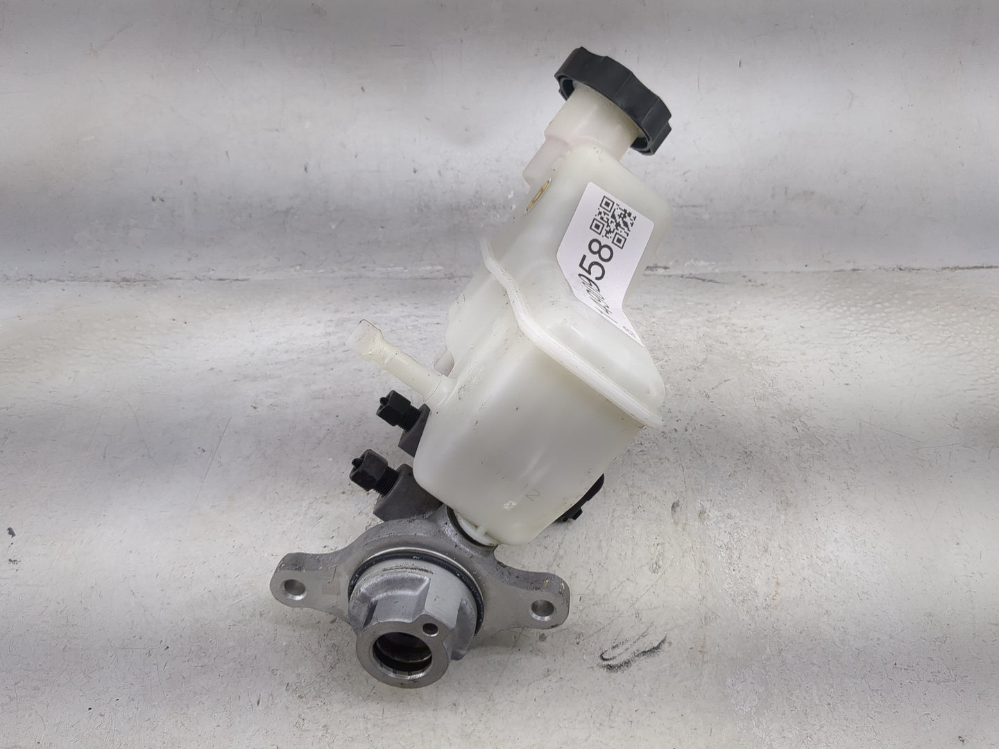 2015-2019 Hyundai Sonata Brake Master Cylinder 1490958 - Oemusedautoparts1.com