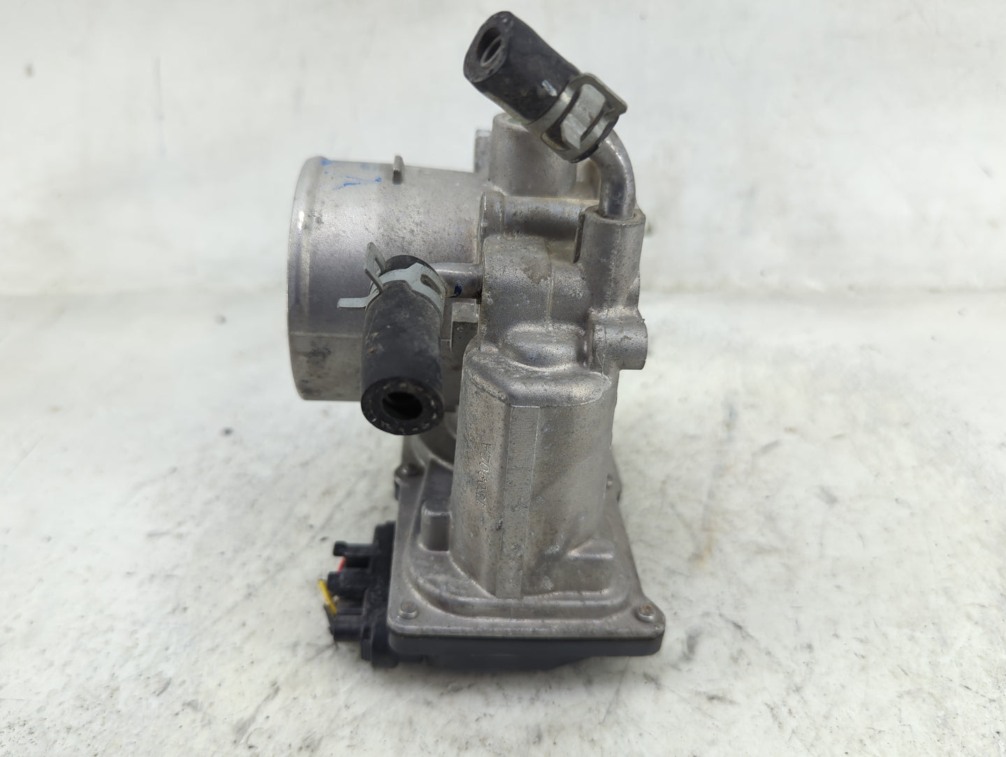 2016-2017 Hyundai Sonata Throttle Body P/N:35100-2E610 5930 9S03, E1471 Fits Fits 2016 2017 2018 2019 2020 OEM Used Auto Par