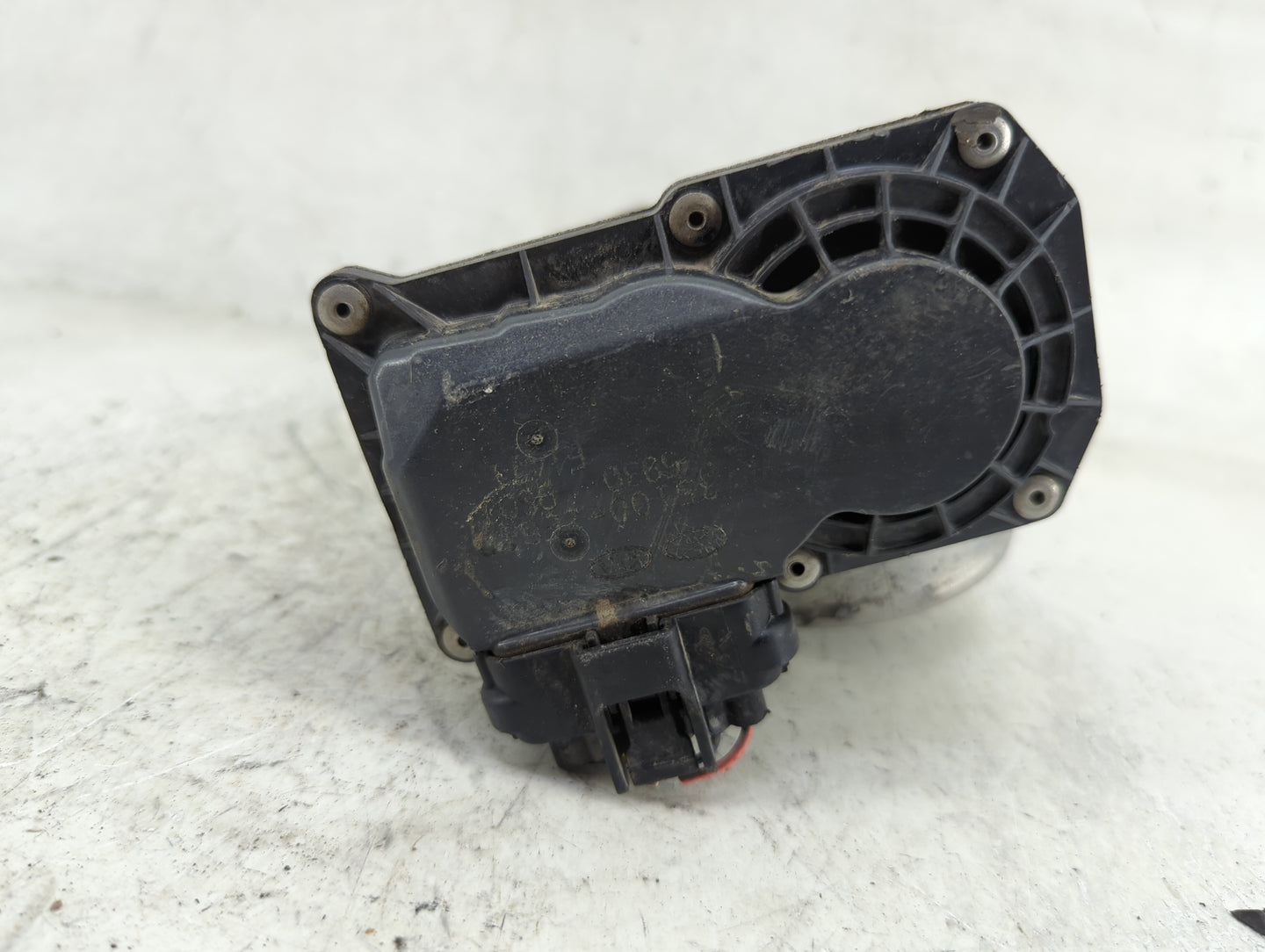 2016-2017 Hyundai Sonata Throttle Body P/N:35100-2E610 5930 9S03, E1471 Fits Fits 2016 2017 2018 2019 2020 OEM Used Auto Par