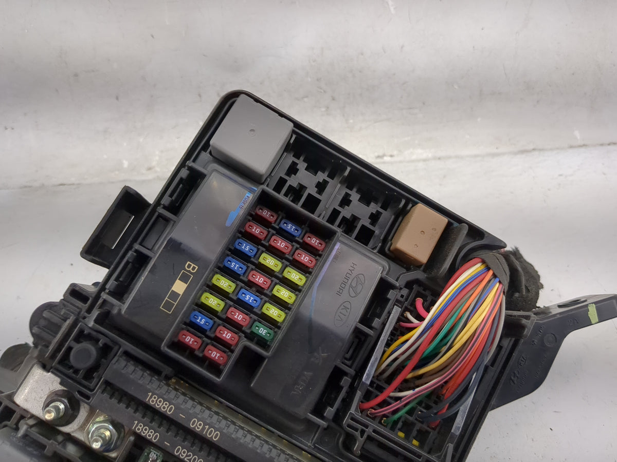 2016-2017 Hyundai Sonata Fusebox Fuse Box Panel Relay Module P/N:91950-C1820 18980-09100, 18980-09200 Fits Fits 2016 2017 OE
