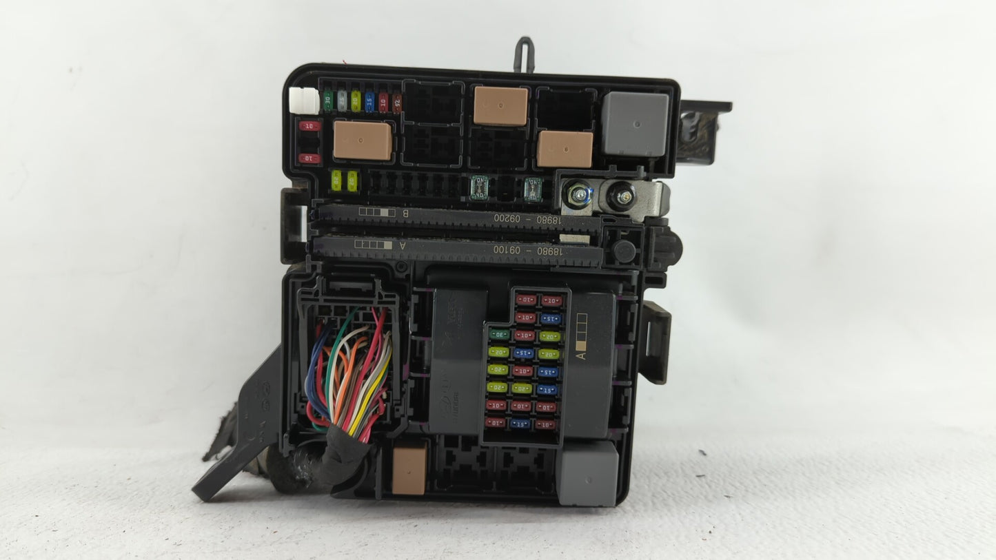 2016-2017 Hyundai Sonata Fusebox Fuse Box Panel Relay Module P/N:91277C2570LC Fits Fits 2016 2017 OEM Used Auto Parts - Oemu