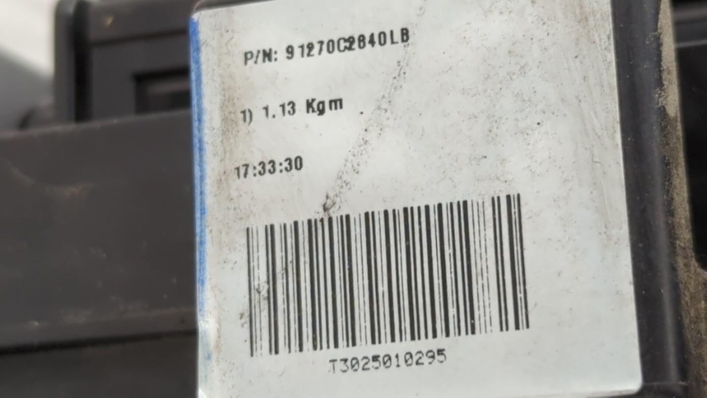 2016-2017 Hyundai Sonata Fusebox Fuse Box Panel Relay Module P/N:91277C2570LC Fits Fits 2016 2017 OEM Used Auto Parts - Oemu