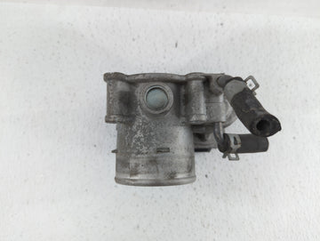2016-2017 Hyundai Sonata Throttle Body P/N:35100-2E610 Fits Fits 2016 2017 2018 2019 OEM Used Auto Parts