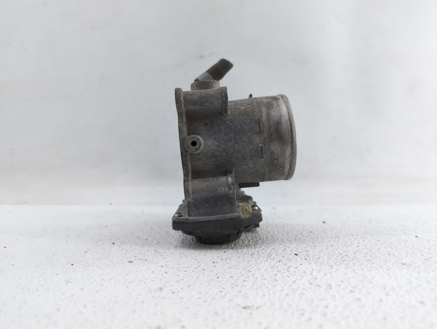 2016-2017 Hyundai Sonata Throttle Body P/N:35100-2E610 Fits Fits 2016 2017 2018 2019 OEM Used Auto Parts - Oemusedautoparts1