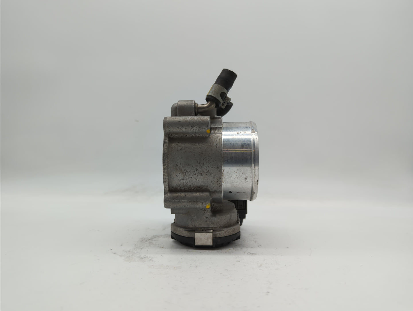2015-2019 Hyundai Sonata Throttle Body P/N:35100-2G600 Fits Fits 2015 2016 2017 2018 2019 OEM Used Auto Parts - Oemusedautop