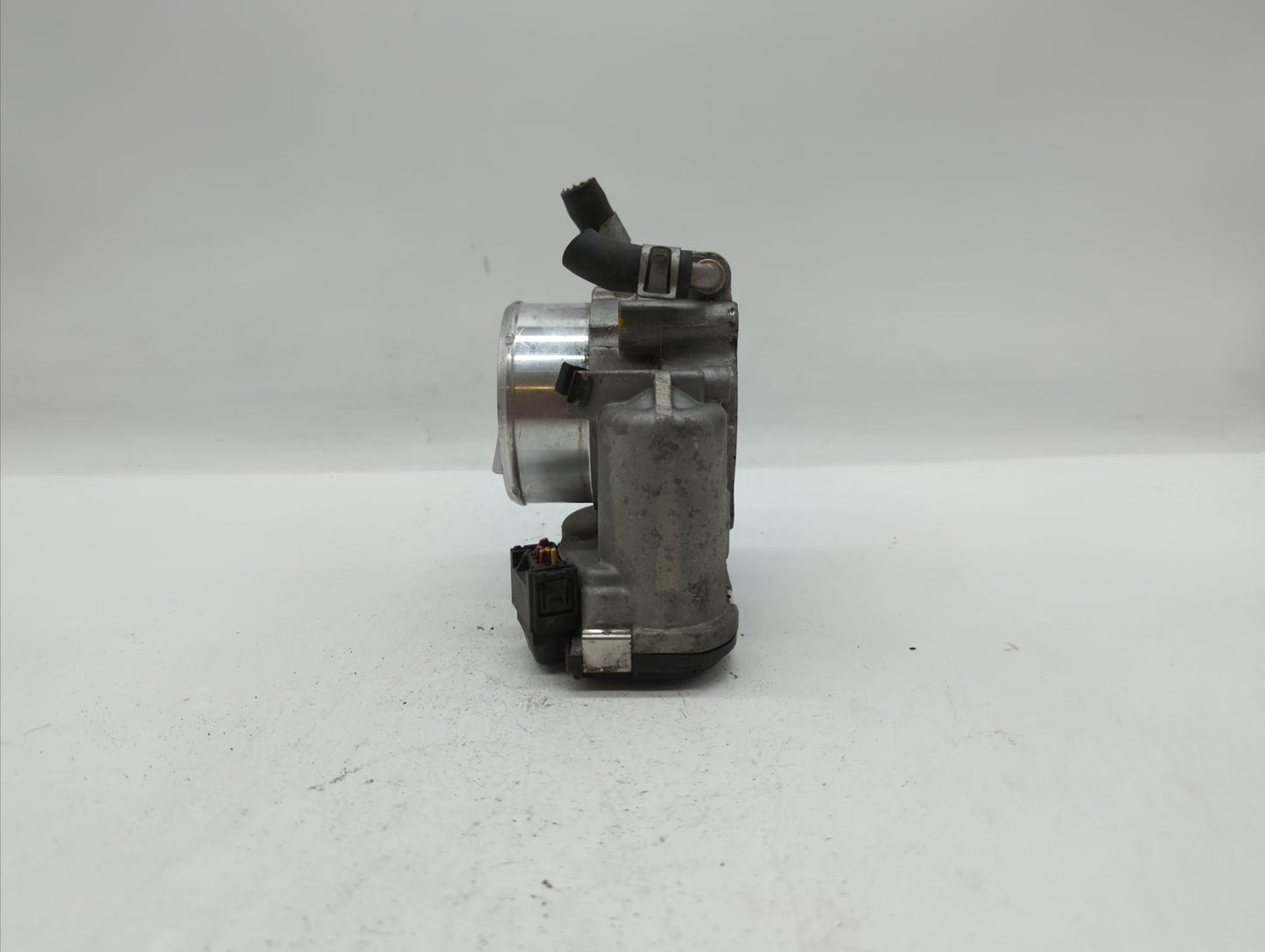 2015-2019 Hyundai Sonata Throttle Body P/N:35100-2G600 Fits Fits 2015 2016 2017 2018 2019 OEM Used Auto Parts - Oemusedautop