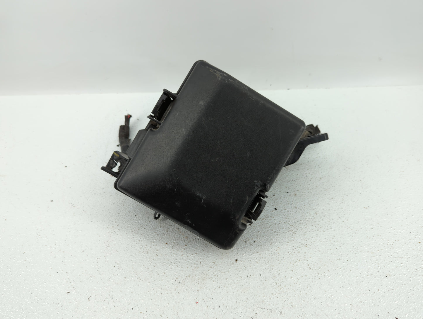 2016-2017 Hyundai Sonata Fusebox Fuse Box Panel Relay Module P/N:91271C2050LB 6423-0102-7, 91277C2570LC Fits Fits 2016 2017 