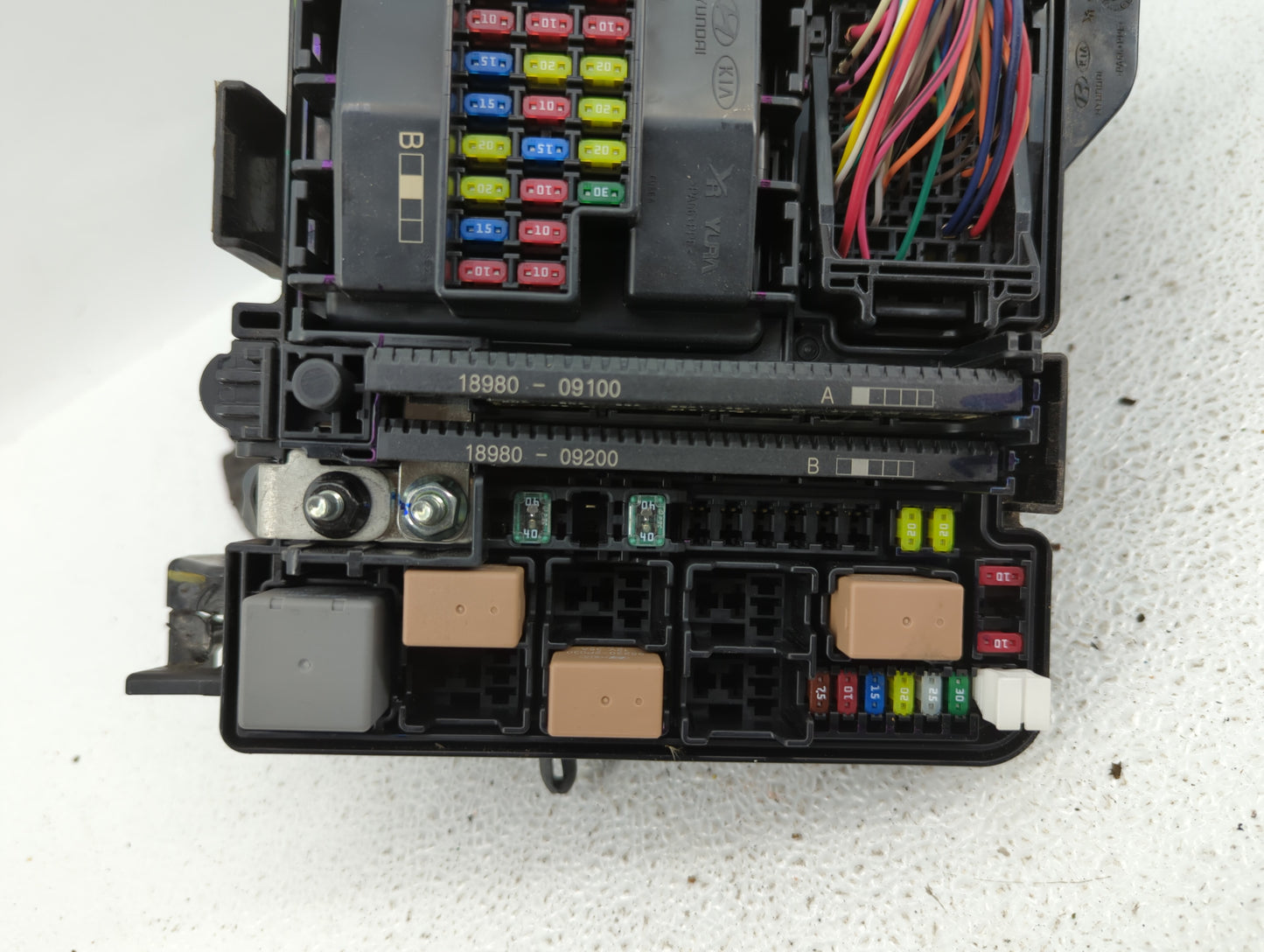 2016-2017 Hyundai Sonata Fusebox Fuse Box Panel Relay Module P/N:91271C2050LB 6423-0102-7, 91277C2570LC Fits Fits 2016 2017 