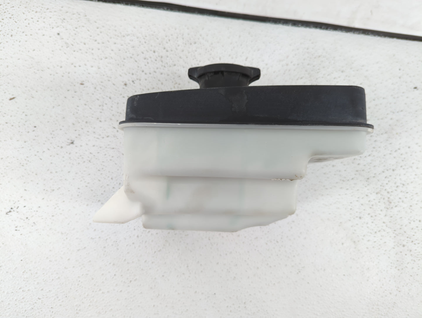 2015-2019 Hyundai Sonata Radiator Coolant Overflow Expansion Tank Bottle 358203 - Oemusedautoparts1.com