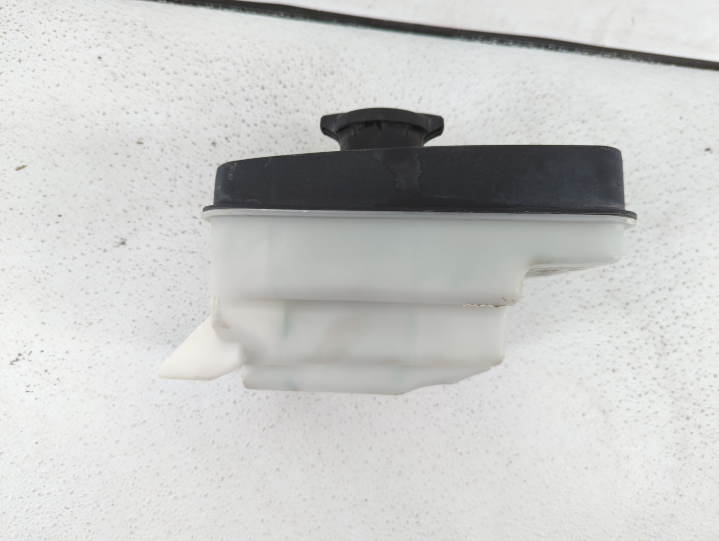 2015-2019 Hyundai Sonata Radiator Coolant Overflow Expansion Tank Bottle 358203 - Oemusedautoparts1.com