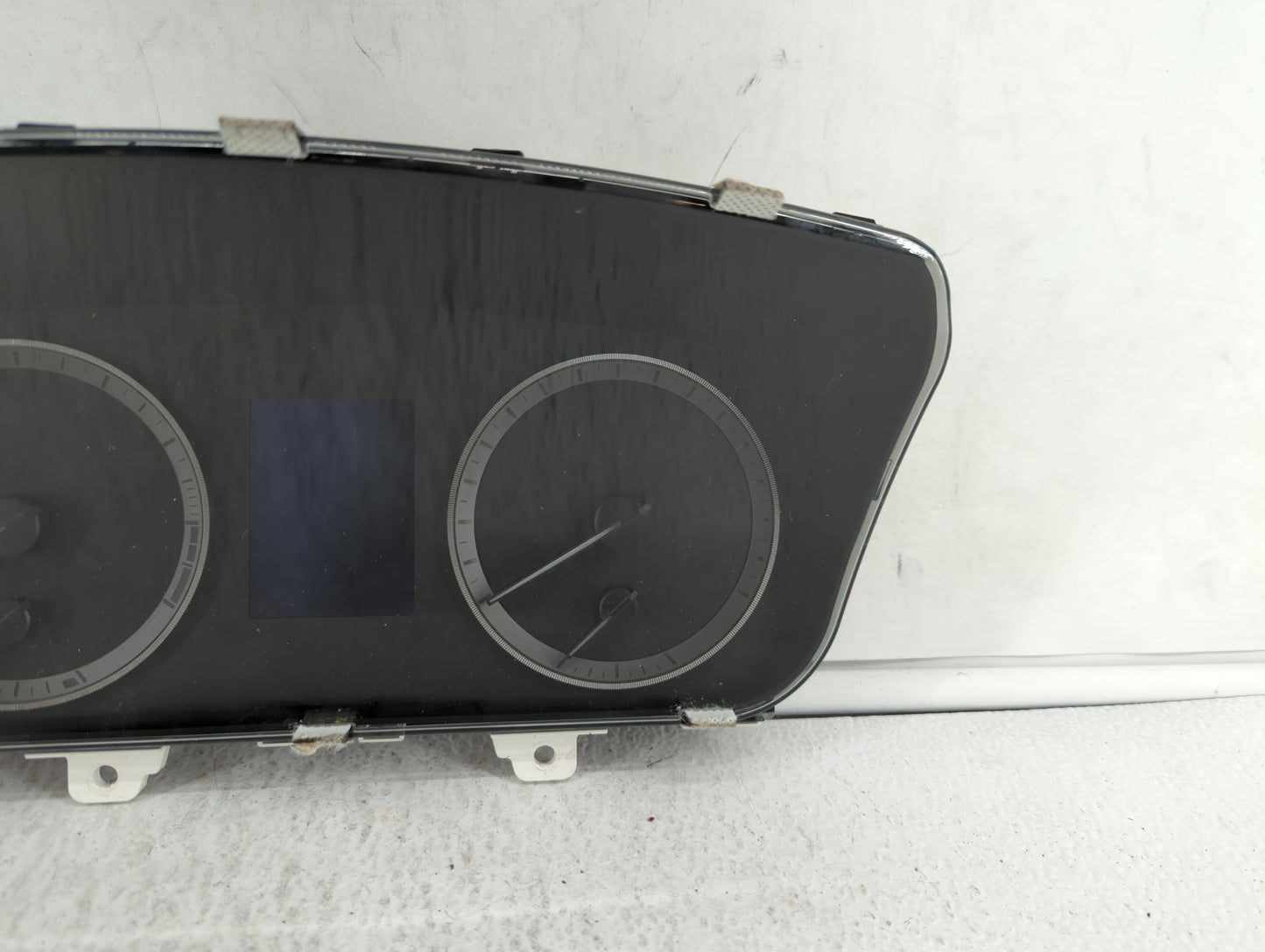 2016-2017 Hyundai Sonata Instrument Cluster Speedometer Gauges P/N:94001-C2200 Fits Fits 2016 2017 OEM Used Auto Parts - Oem