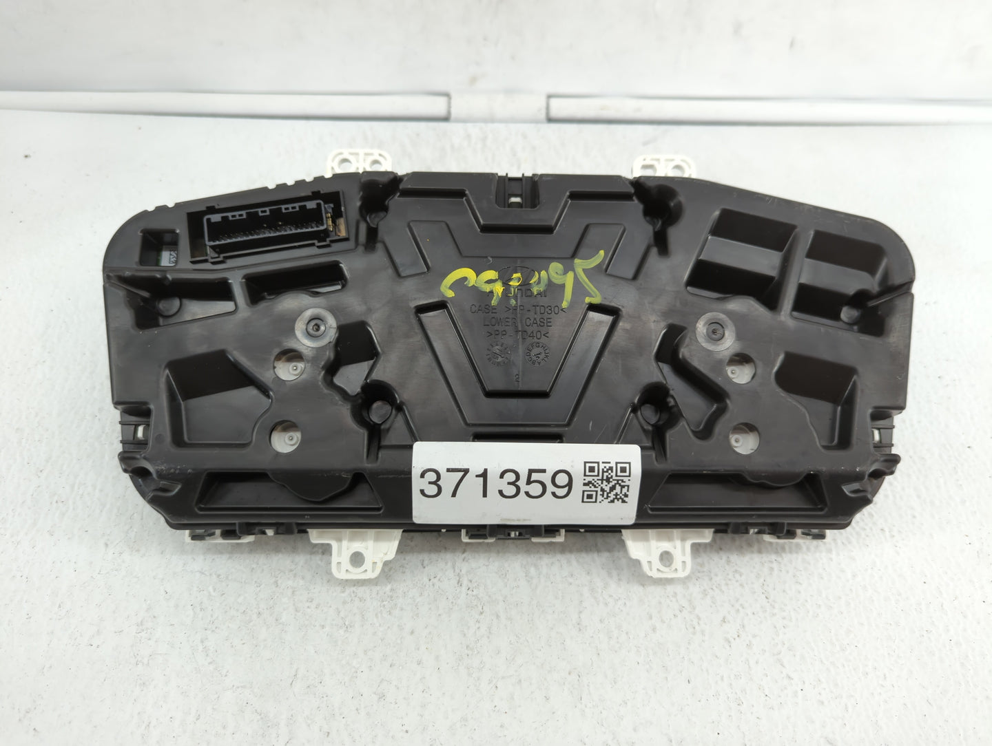 2016-2017 Hyundai Sonata Instrument Cluster Speedometer Gauges P/N:94001-C2200 Fits Fits 2016 2017 OEM Used Auto Parts - Oem