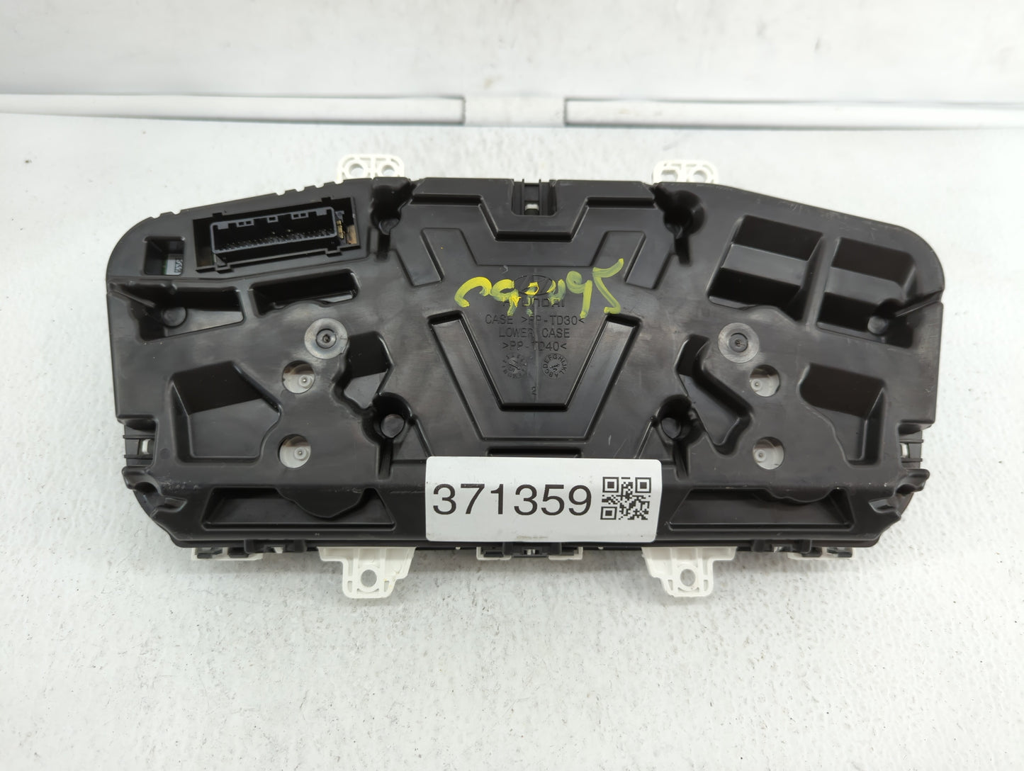 2016-2017 Hyundai Sonata Instrument Cluster Speedometer Gauges P/N:94001-C2200 Fits Fits 2016 2017 OEM Used Auto Parts - Oem