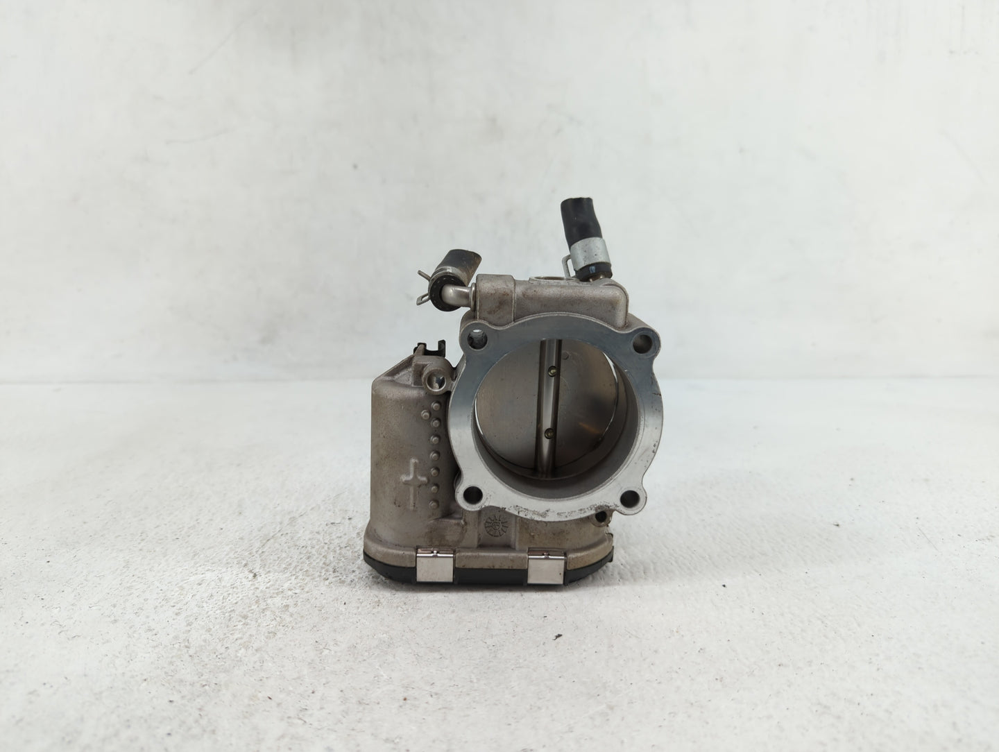 2015-2019 Hyundai Sonata Throttle Body P/N:35100-2G600 Fits Fits 2015 2016 2017 2018 2019 OEM Used Auto Parts - Oemusedautop