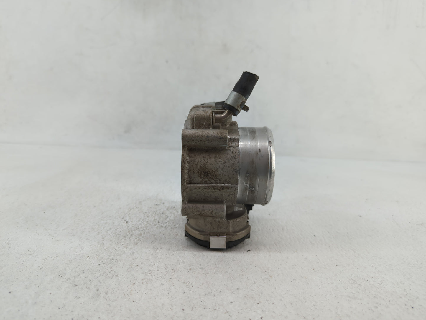 2015-2019 Hyundai Sonata Throttle Body P/N:35100-2G600 Fits Fits 2015 2016 2017 2018 2019 OEM Used Auto Parts - Oemusedautop