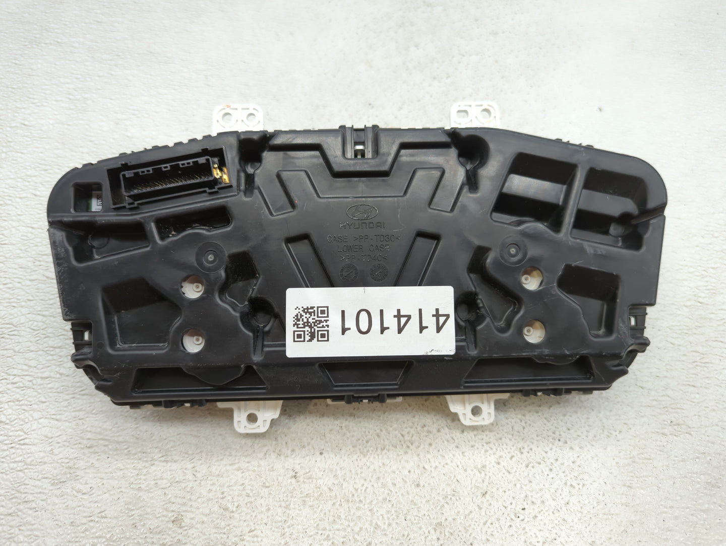 2016-2017 Hyundai Sonata Instrument Cluster Speedometer Gauges P/N:94001-C2200 94001-C2201 Fits Fits 2016 2017 OEM Used Auto