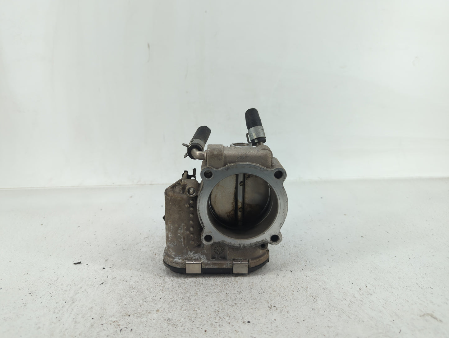 2015-2019 Hyundai Sonata Throttle Body P/N:35100-2G600 Fits Fits 2015 2016 2017 2018 2019 2020 2021 OEM Used Auto Parts - Oe