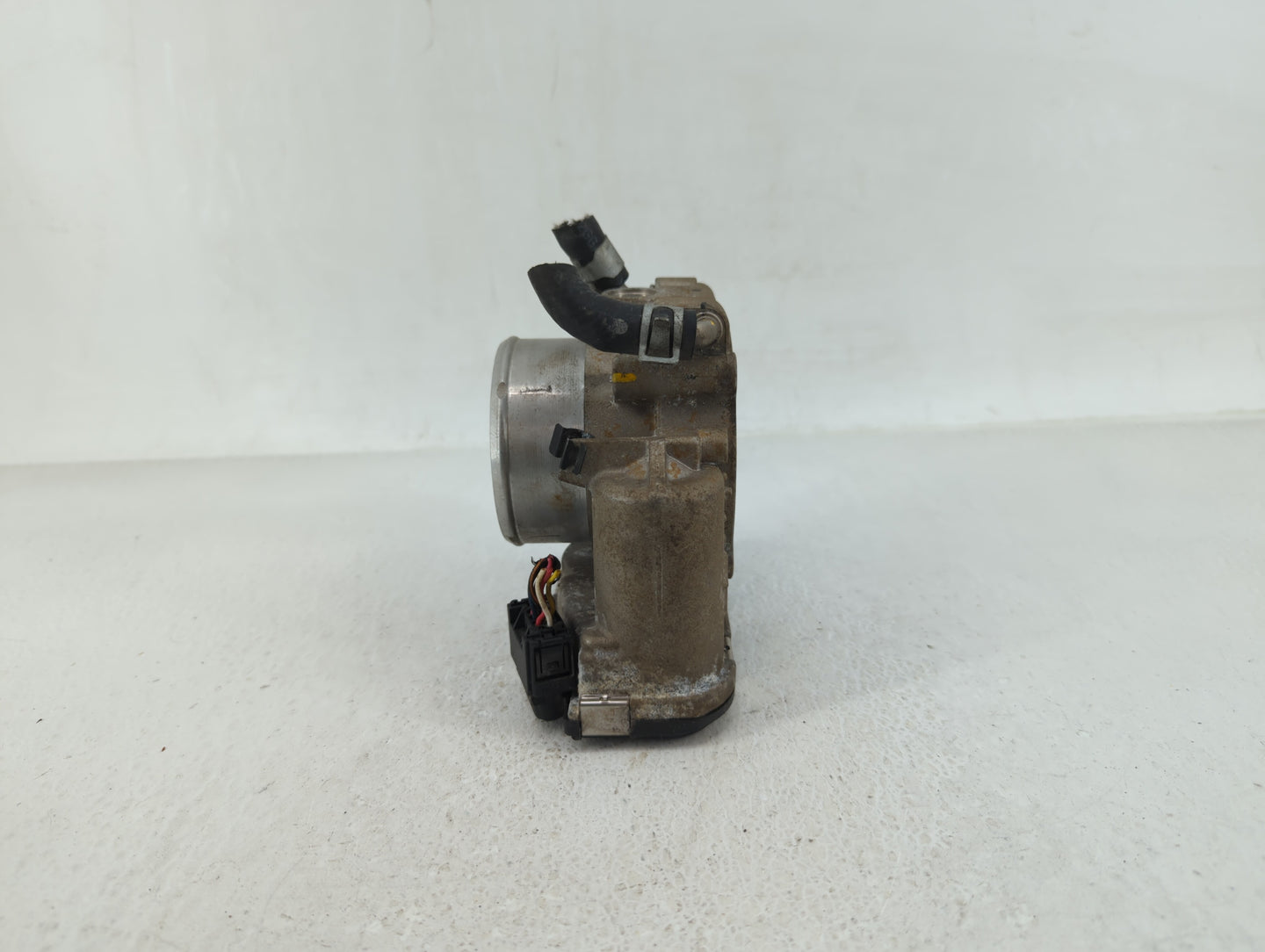 2015-2019 Hyundai Sonata Throttle Body P/N:35100-2G600 Fits Fits 2015 2016 2017 2018 2019 2020 2021 OEM Used Auto Parts - Oe