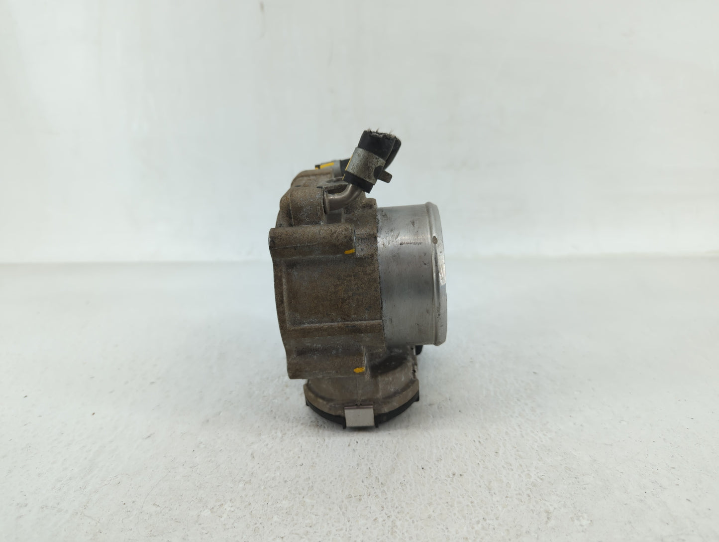2015-2019 Hyundai Sonata Throttle Body P/N:35100-2G600 Fits Fits 2015 2016 2017 2018 2019 2020 2021 OEM Used Auto Parts - Oe