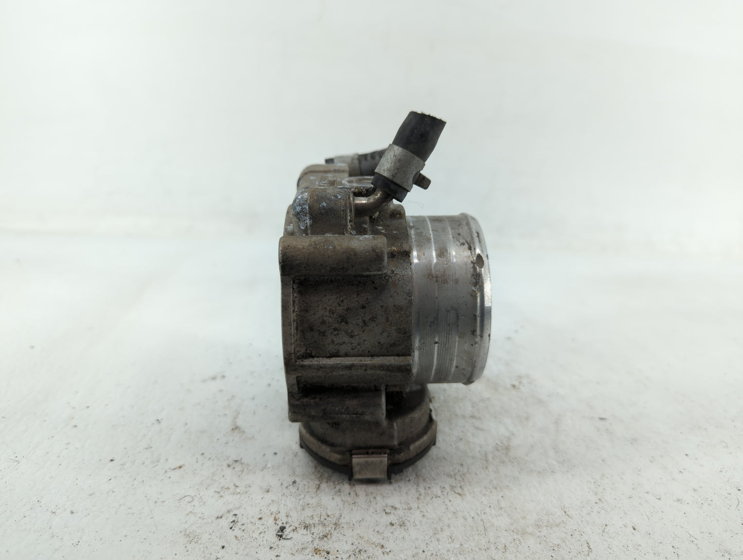 2015-2019 Hyundai Sonata Throttle Body P/N:35100-2G600 Fits Fits 2015 2016 2017 2018 2019 2020 2021 OEM Used Auto Parts - Oe