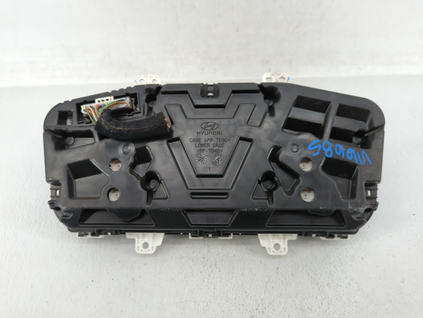 2016-2017 Hyundai Sonata Instrument Cluster Speedometer Gauges P/N:94001-C2200 94001-C2201 Fits Fits 2016 2017 OEM Used Auto