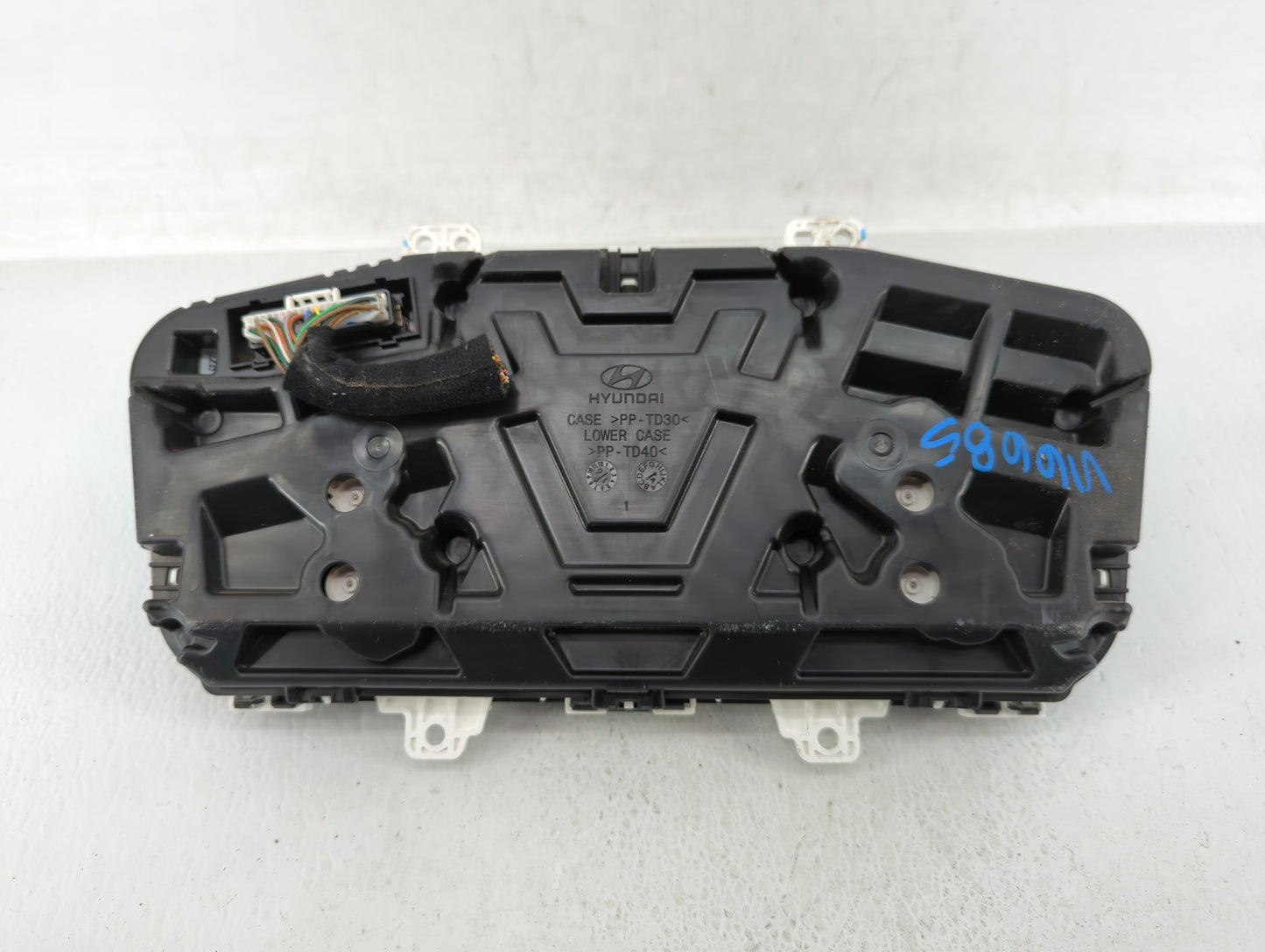2016-2017 Hyundai Sonata Instrument Cluster Speedometer Gauges P/N:94001-C2200 94001-C2201 Fits Fits 2016 2017 OEM Used Auto