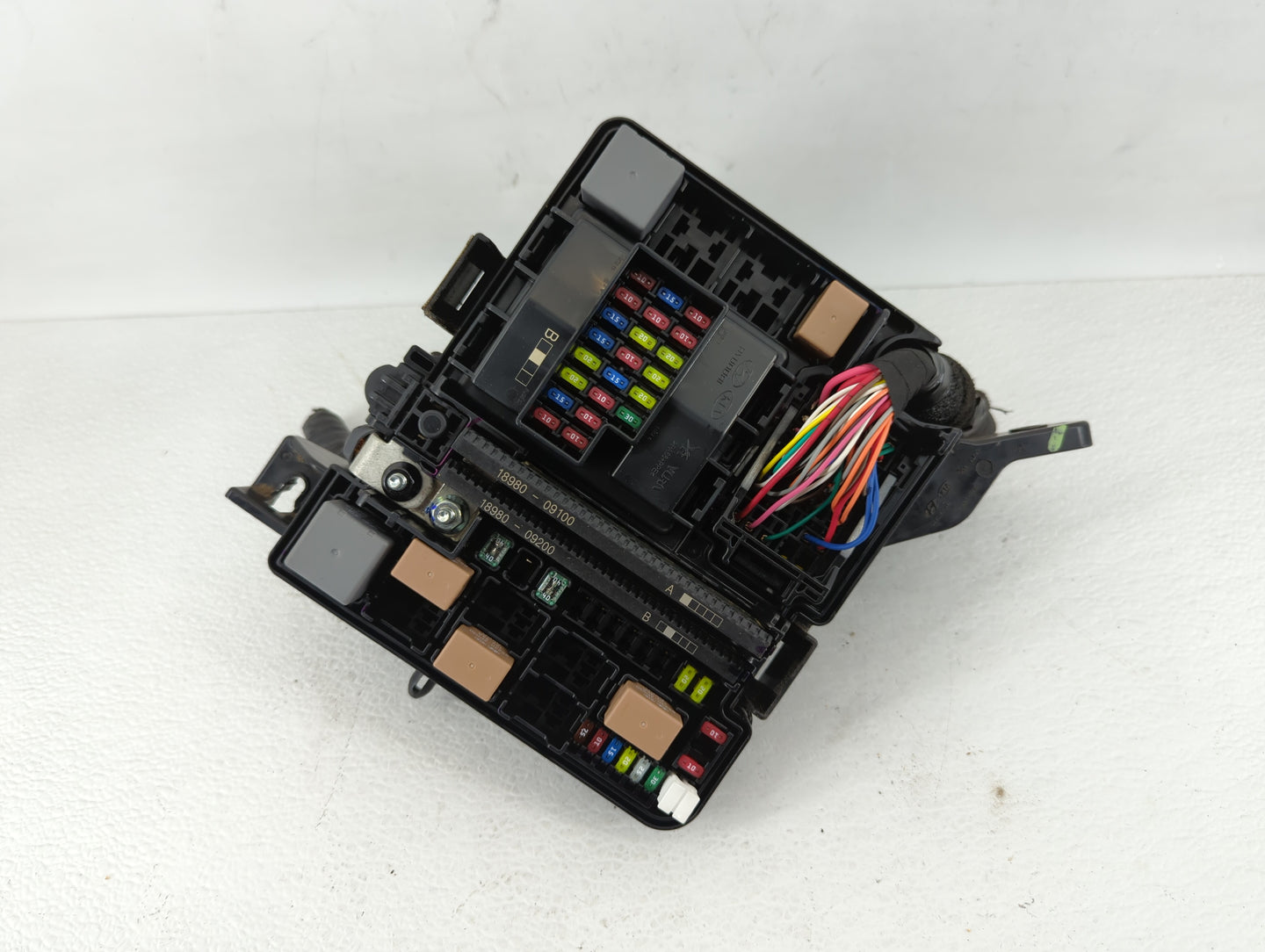 2016-2017 Hyundai Sonata Fusebox Fuse Box Panel Relay Module P/N:6423-0102 91271C2050LB, 91277C2570LC Fits Fits 2016 2017 OE