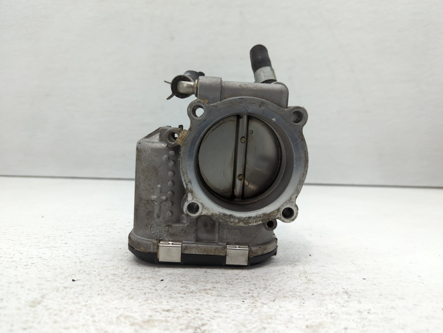 2015-2019 Hyundai Sonata Throttle Body P/N:35100-2G600 Fits Fits 2015 2016 2017 2018 2019 2020 2021 OEM Used Auto Parts - Oe
