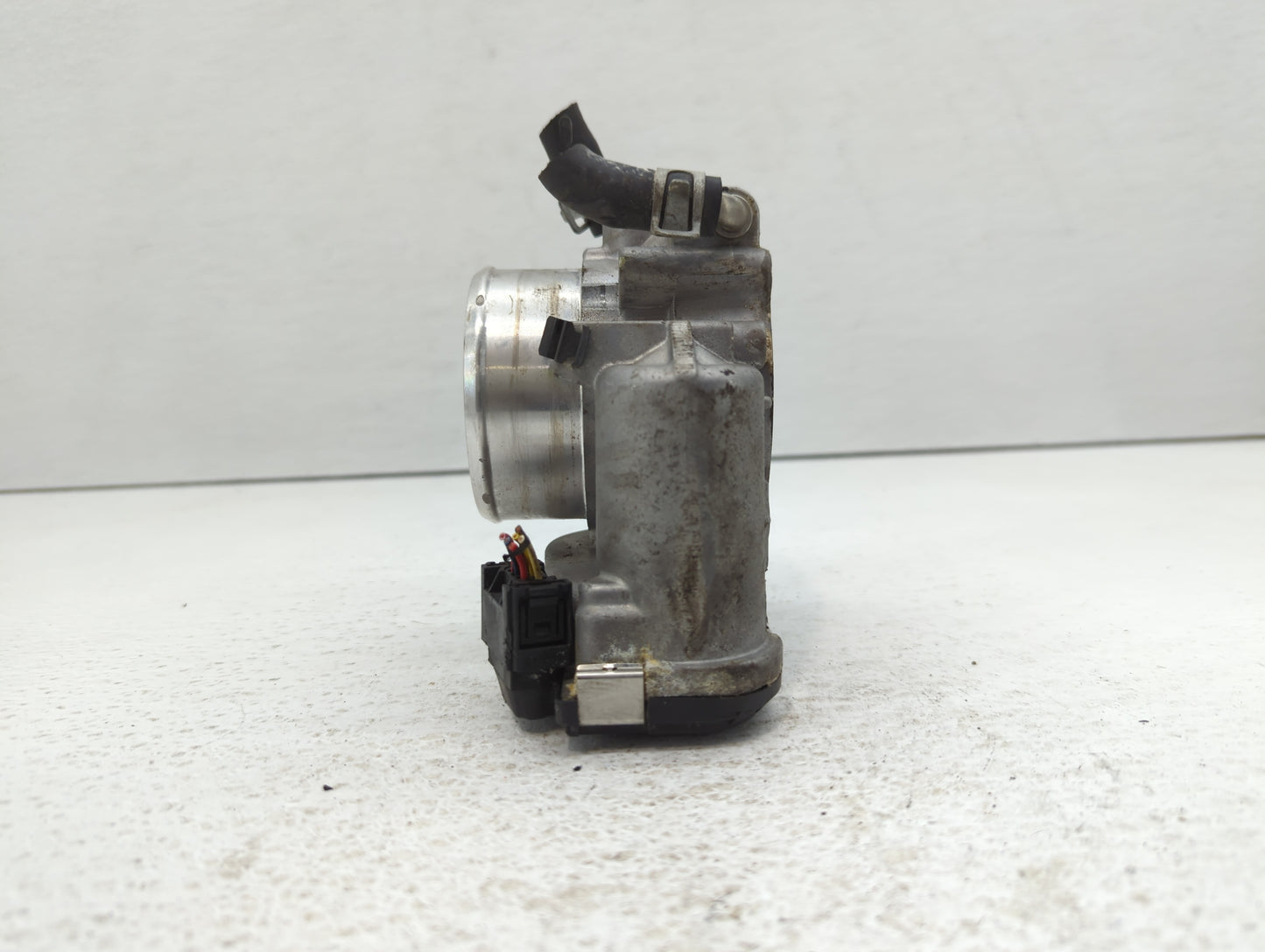 2015-2019 Hyundai Sonata Throttle Body P/N:35100-2G600 Fits Fits 2015 2016 2017 2018 2019 2020 2021 OEM Used Auto Parts - Oe