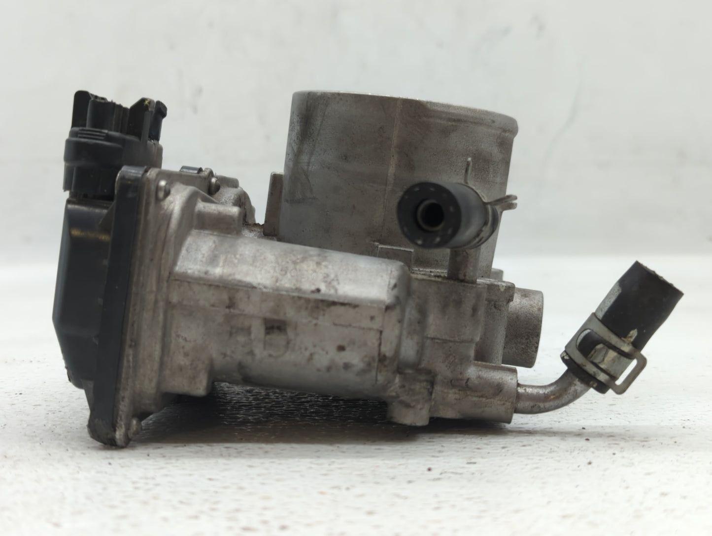 2016-2017 Hyundai Sonata Throttle Body P/N:35100-2E610 Fits Fits 2016 2017 2018 2019 2020 OEM Used Auto Parts - Oemusedautop