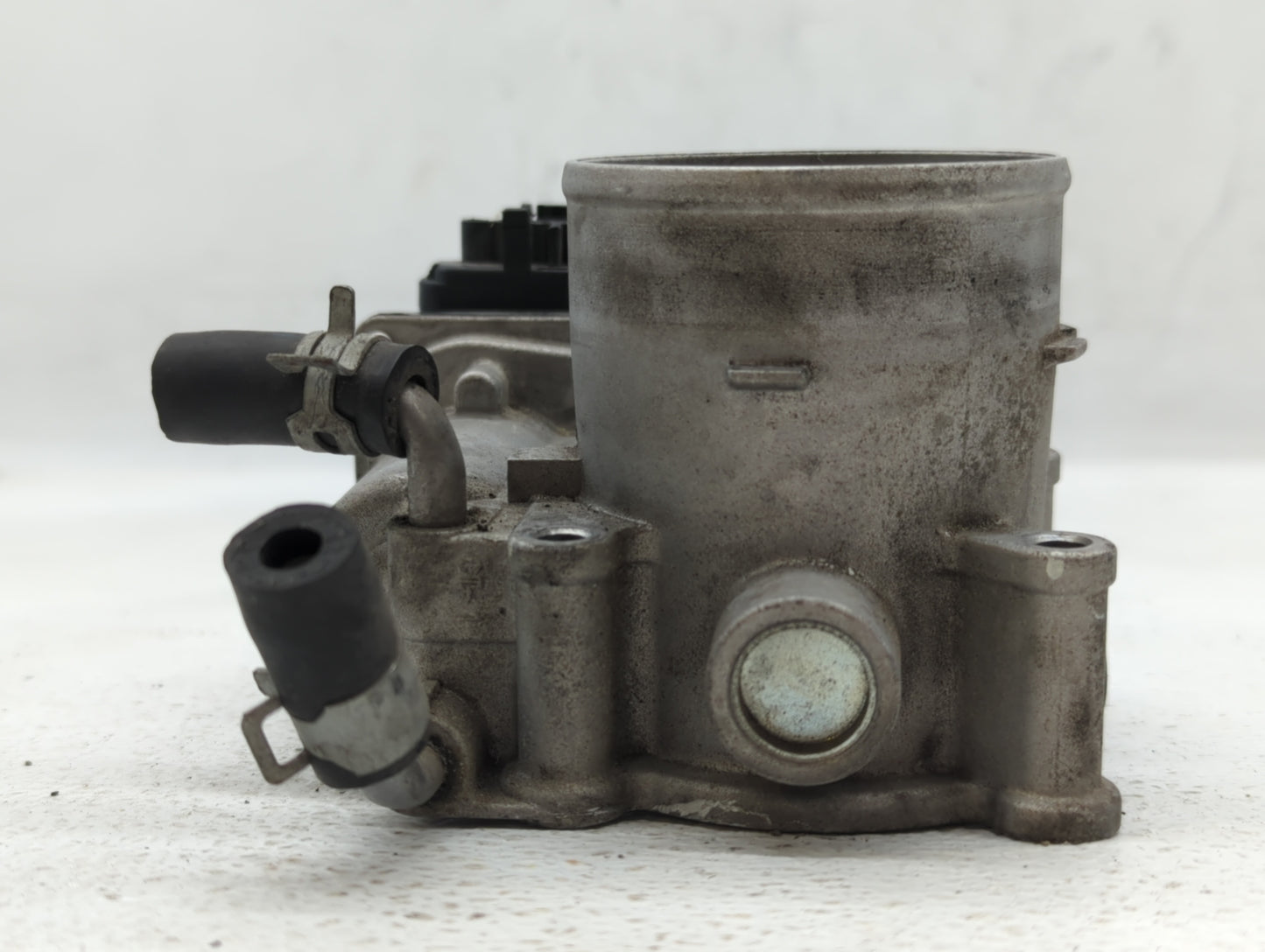 2016-2017 Hyundai Sonata Throttle Body P/N:35100-2E610 Fits Fits 2016 2017 2018 2019 2020 OEM Used Auto Parts - Oemusedautop