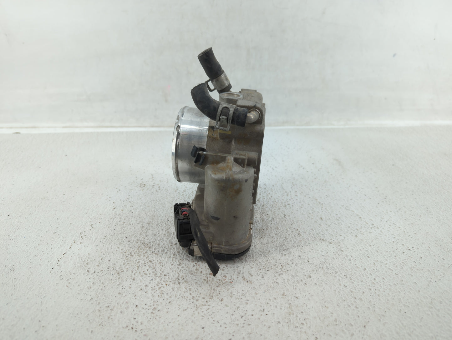 2015-2019 Hyundai Sonata Throttle Body P/N:35100-2G600 Fits Fits 2015 2016 2017 2018 2019 2020 2021 OEM Used Auto Parts - Oe