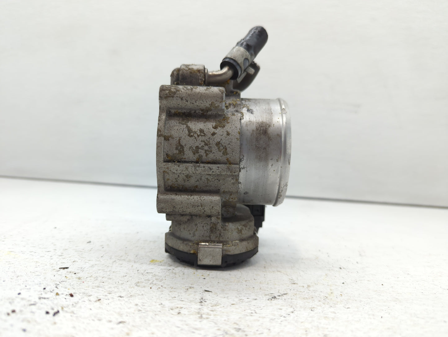 2015-2019 Hyundai Sonata Throttle Body P/N:35100-2G600 Fits Fits 2015 2016 2017 2018 2019 2020 2021 OEM Used Auto Parts - Oe