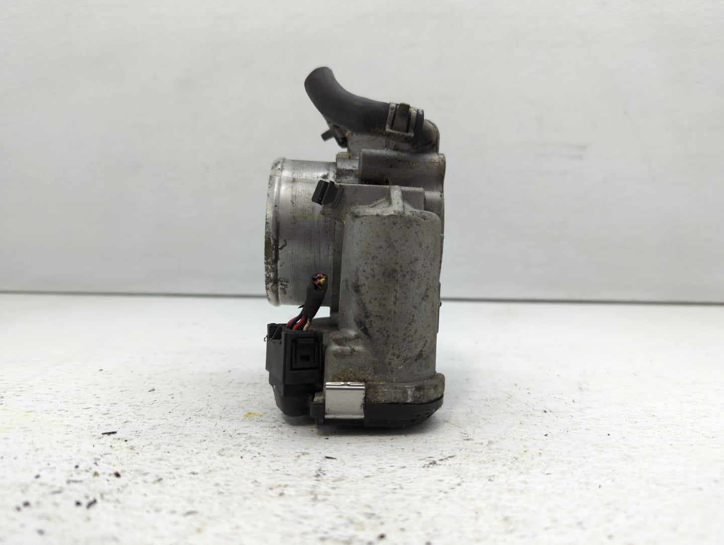 2015-2019 Hyundai Sonata Throttle Body P/N:35100-2G600 Fits Fits 2015 2016 2017 2018 2019 2020 2021 OEM Used Auto Parts - Oe