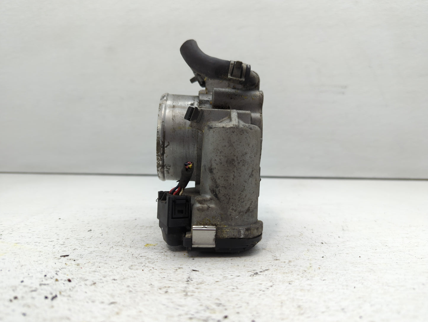 2015-2019 Hyundai Sonata Throttle Body P/N:35100-2G600 Fits Fits 2015 2016 2017 2018 2019 2020 2021 OEM Used Auto Parts - Oe