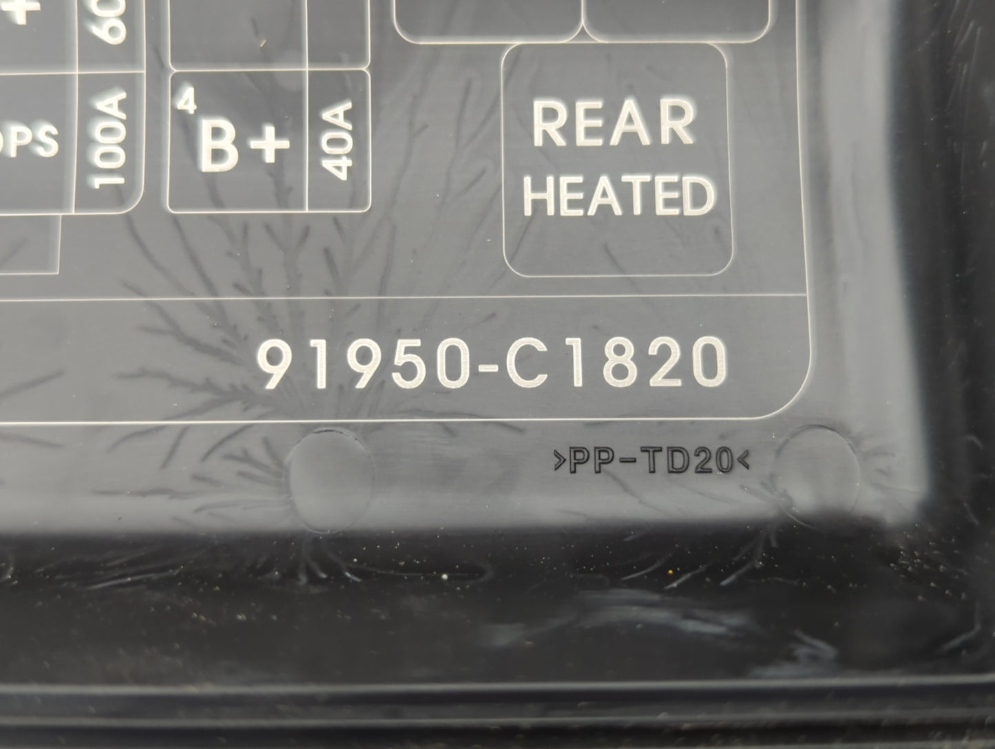 2016-2017 Hyundai Sonata Fusebox Fuse Box Panel Relay Module P/N:91950-C1820 91271C2050 Fits Fits 2016 2017 OEM Used Auto Pa