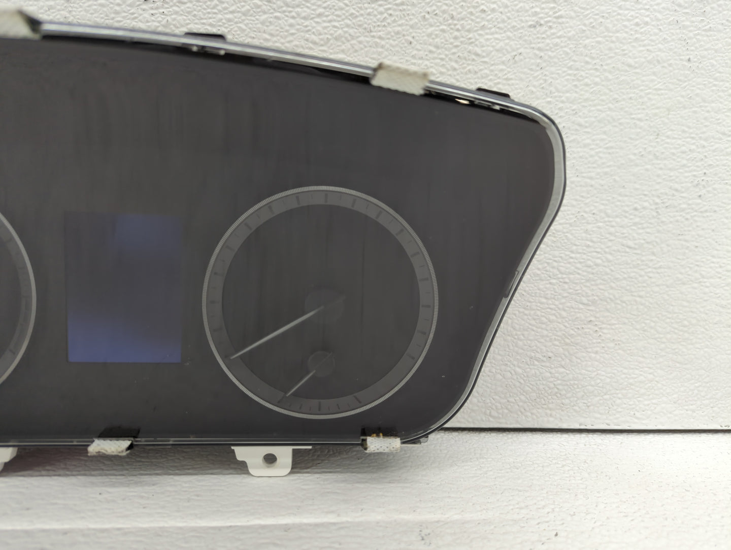 2016-2017 Hyundai Sonata Instrument Cluster Speedometer Gauges P/N:94001-C2200 Fits Fits 2016 2017 OEM Used Auto Parts - Oem