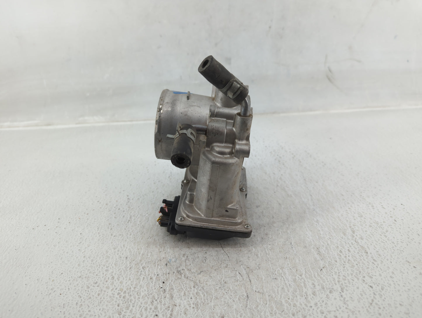 2016-2017 Hyundai Sonata Throttle Body P/N:35100-2E610 Fits Fits 2016 2017 2018 2019 2020 OEM Used Auto Parts - Oemusedautop